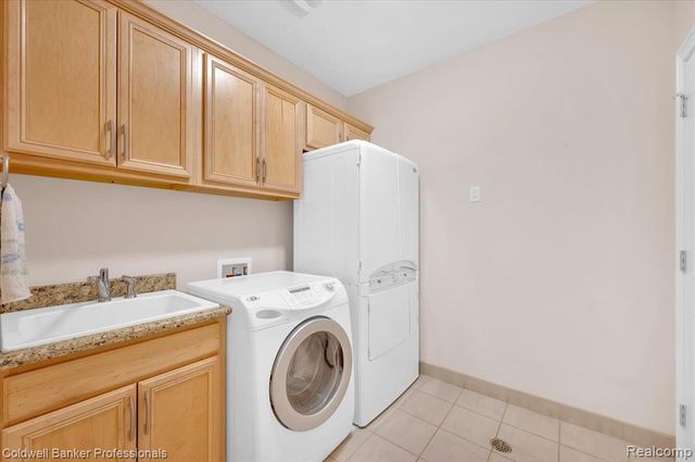 4359 Longview Drive, Lapeer, MI 48446