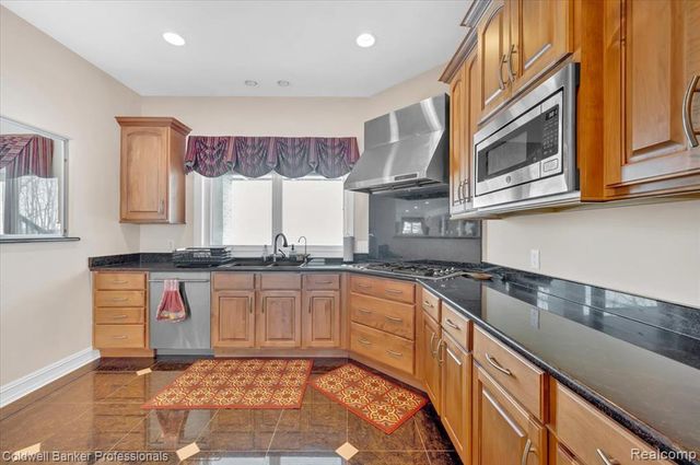 4359 Longview Drive, Lapeer, MI 48446