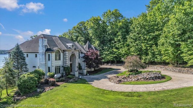 4359 Longview Drive, Lapeer, MI 48446