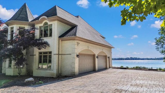 4359 Longview Drive, Lapeer, MI 48446
