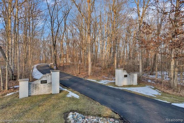 4359 Longview Drive, Lapeer, MI 48446