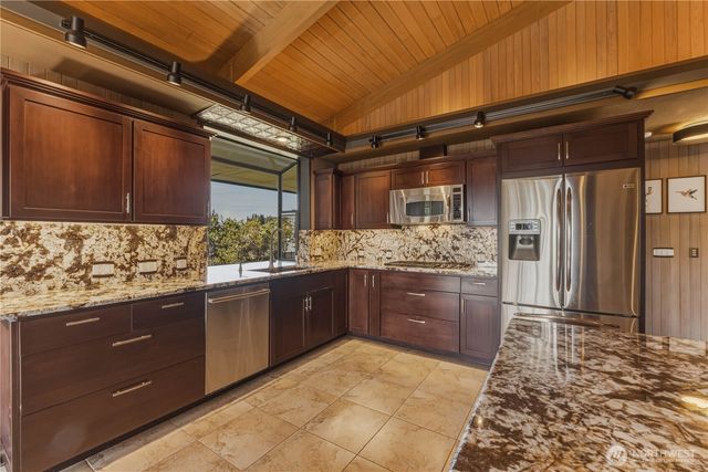 218 Sunnyslope Heights Road, Wenatchee, WA 98801