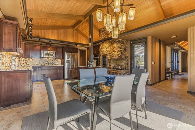 218 Sunnyslope Heights Road, Wenatchee, WA 98801