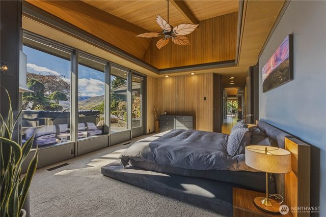 218 Sunnyslope Heights Road, Wenatchee, WA 98801