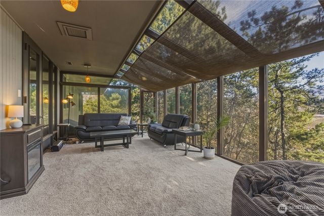 218 Sunnyslope Heights Road, Wenatchee, WA 98801