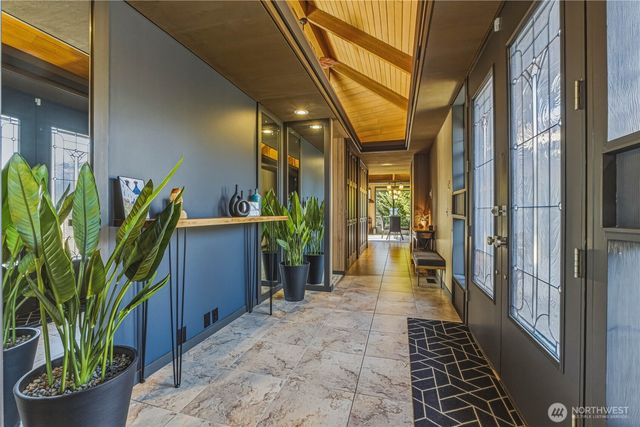 218 Sunnyslope Heights Road, Wenatchee, WA 98801