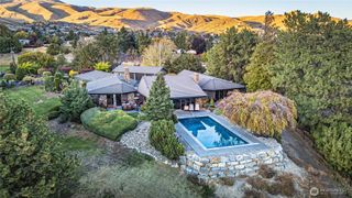 218 Sunnyslope Heights Road, Wenatchee, WA 98801