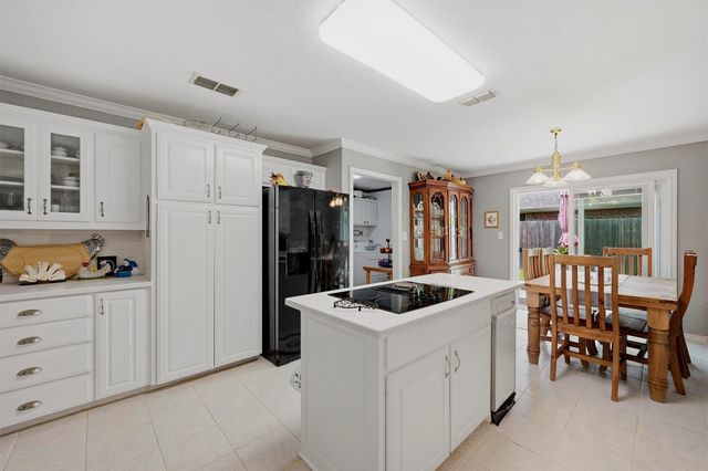 912 Wheeler Creek Drive, Gainesville, TX 76240