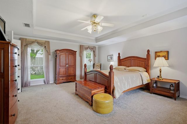 912 Wheeler Creek Drive, Gainesville, TX 76240