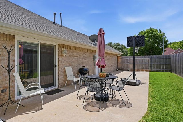 912 Wheeler Creek Drive, Gainesville, TX 76240