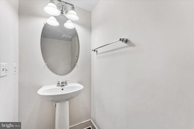 44027 ETNA TER, Chantilly, VA 20152