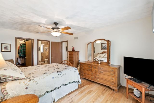 870 47th Avenue 2, East Moline, IL 61244