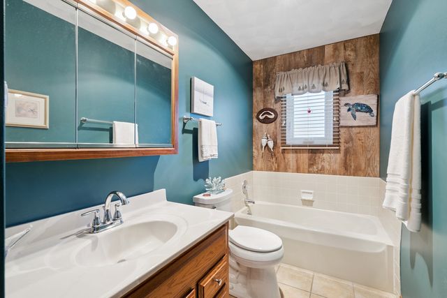 870 47th Avenue 2, East Moline, IL 61244