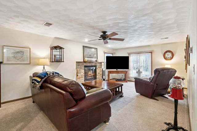 870 47th Avenue 2, East Moline, IL 61244