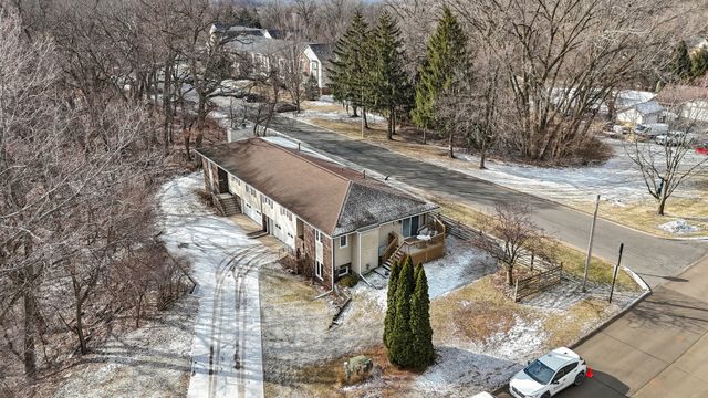 870 47th Avenue 2, East Moline, IL 61244