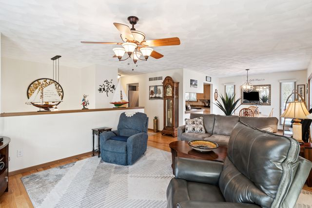 870 47th Avenue 2, East Moline, IL 61244