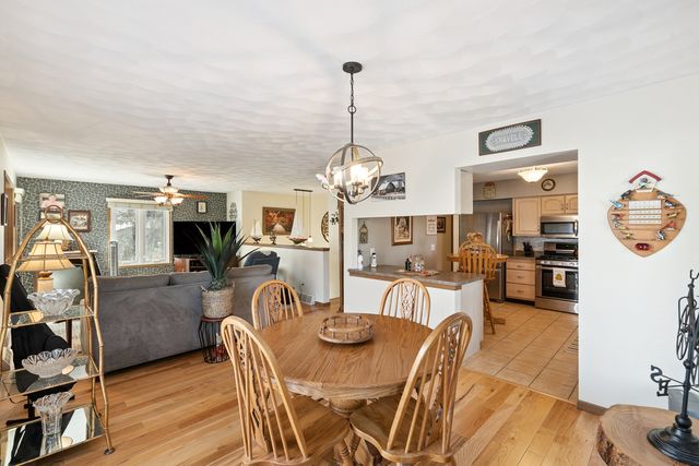 870 47th Avenue 2, East Moline, IL 61244