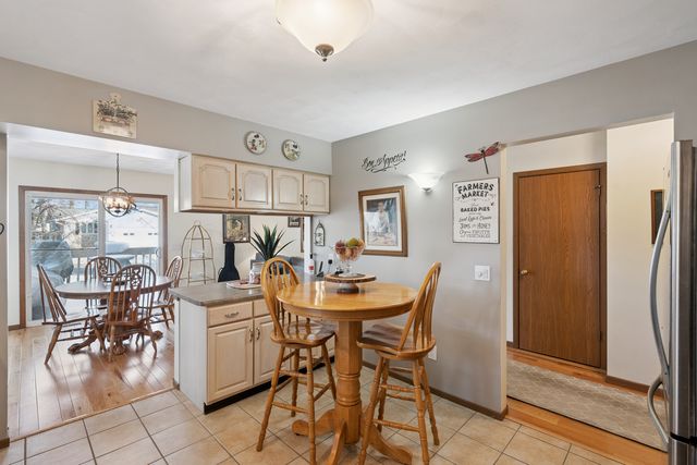 870 47th Avenue 2, East Moline, IL 61244