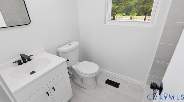 5431 W Hundred Rd, Chester, VA 23831