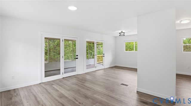 5431 W Hundred Rd, Chester, VA 23831