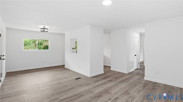 5431 W Hundred Rd, Chester, VA 23831