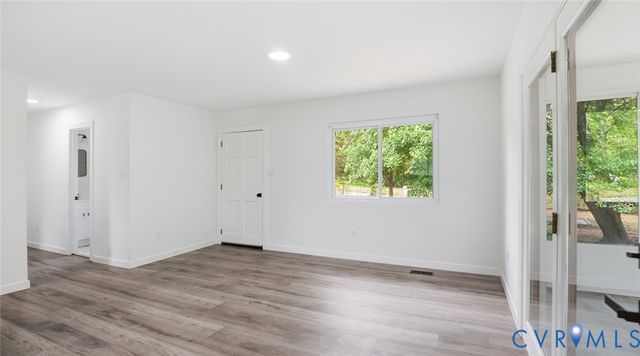 5431 W Hundred Rd, Chester, VA 23831