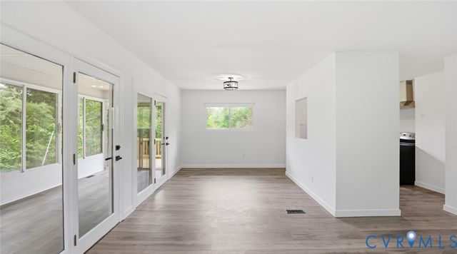 5431 W Hundred Rd, Chester, VA 23831