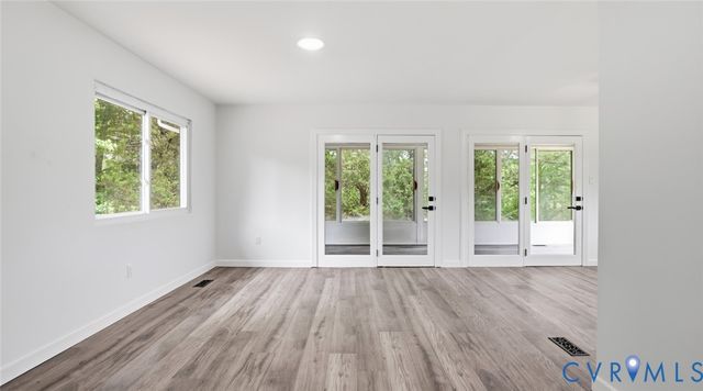 5431 W Hundred Rd, Chester, VA 23831
