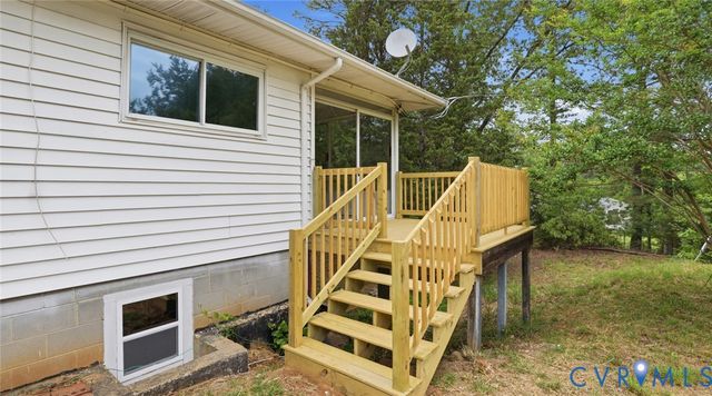5431 W Hundred Rd, Chester, VA 23831