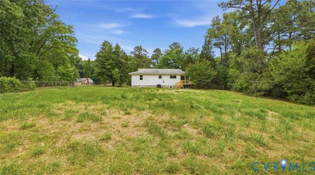 5431 W Hundred Rd, Chester, VA 23831