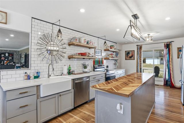 6000 Broadmoor Avenue, Oklahoma City, OK 73132