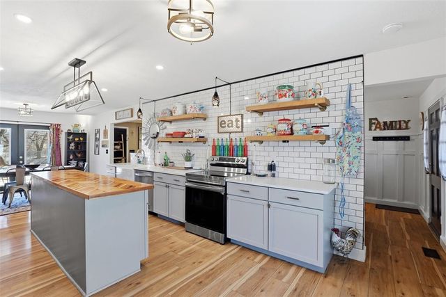 6000 Broadmoor Avenue, Oklahoma City, OK 73132