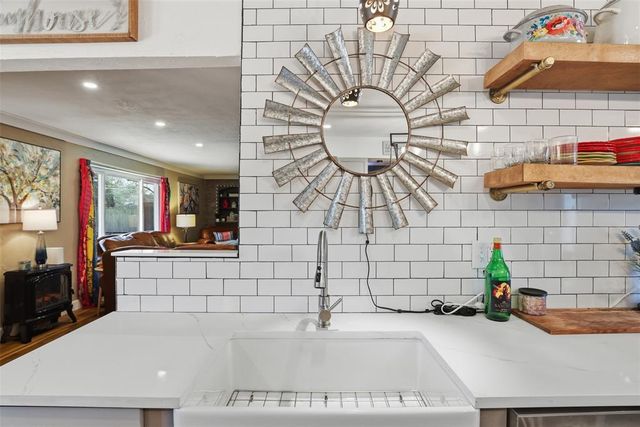 6000 Broadmoor Avenue, Oklahoma City, OK 73132