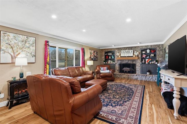 6000 Broadmoor Avenue, Oklahoma City, OK 73132