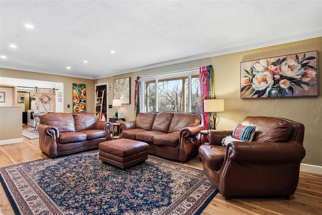 6000 Broadmoor Avenue, Oklahoma City, OK 73132