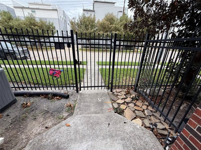 1711 Aden Mist Drive, Houston, TX 77003