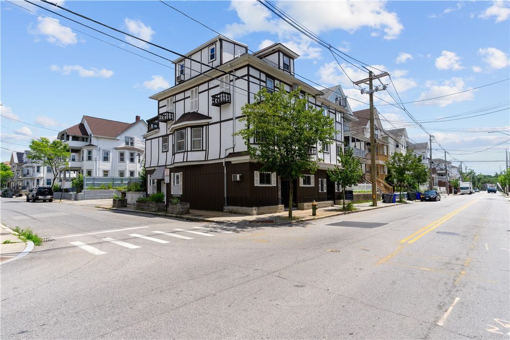 129 Academy Avenue, Providence, RI 02908