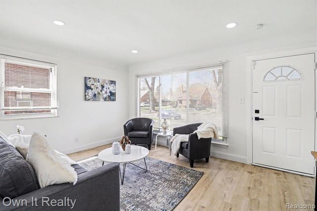 12066 Bramell, Redford, MI 48239