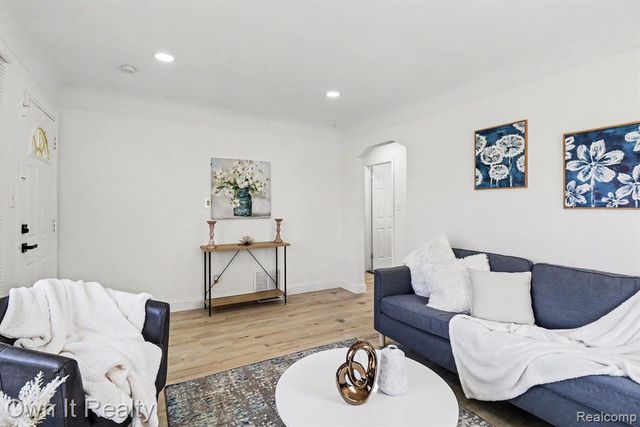 12066 Bramell, Redford, MI 48239