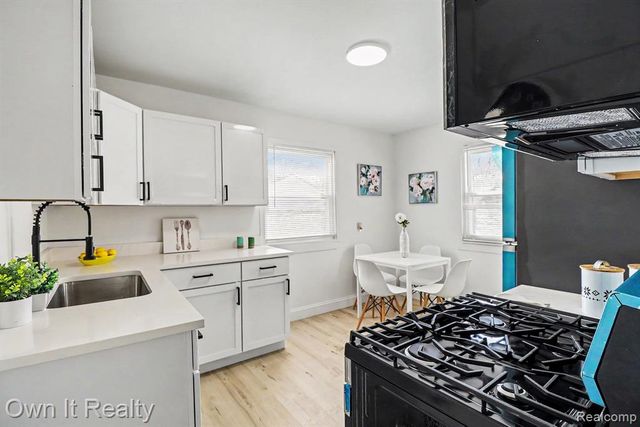 12066 Bramell, Redford, MI 48239