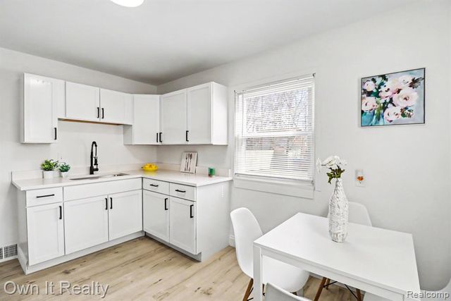 12066 Bramell, Redford, MI 48239