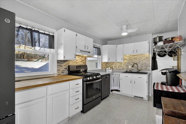 725 Berry Street, Stoughton, WI 53589