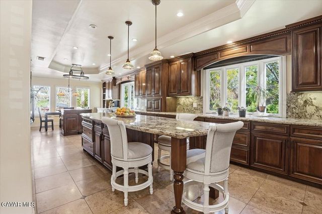 27139 Crystal Springs Road, Canyon Country, CA 91387