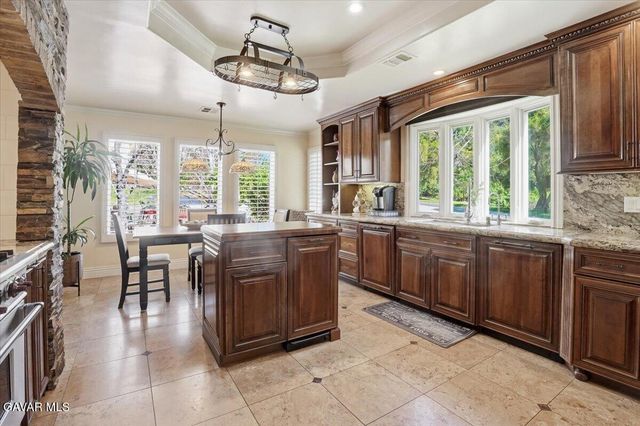 27139 Crystal Springs Road, Canyon Country, CA 91387