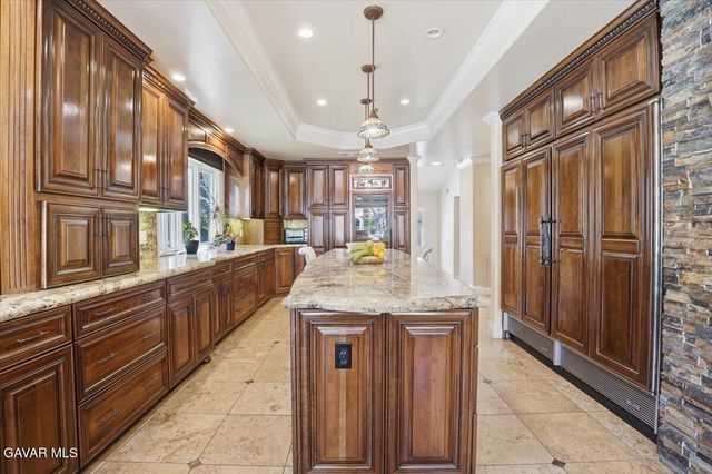 27139 Crystal Springs Road, Canyon Country, CA 91387