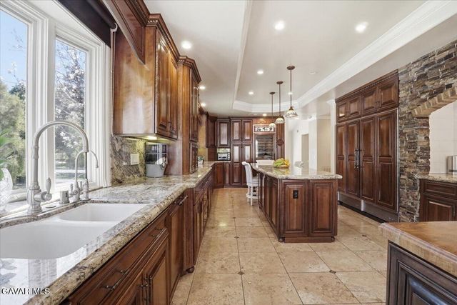 27139 Crystal Springs Road, Canyon Country, CA 91387