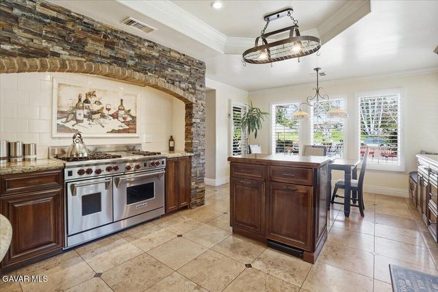 27139 Crystal Springs Road, Canyon Country, CA 91387
