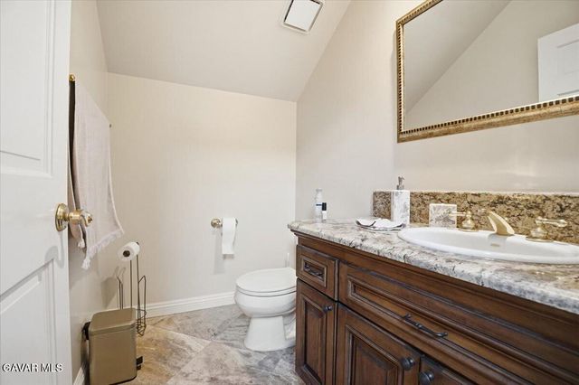 27139 Crystal Springs Road, Canyon Country, CA 91387