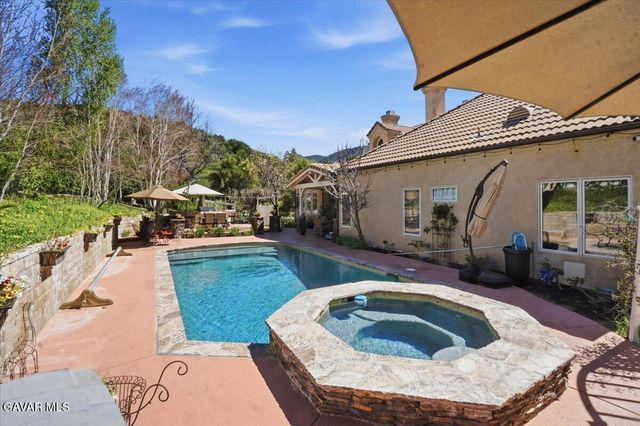 27139 Crystal Springs Road, Canyon Country, CA 91387
