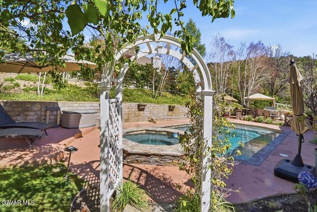 27139 Crystal Springs Road, Canyon Country, CA 91387